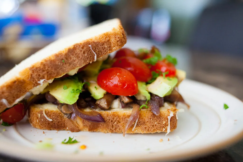 Recette végétarienne d’une box repas avec légumes de saison